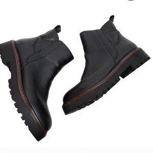 NWOB Nordstrom Water Resistant Boot (Women) size 9 original price $100